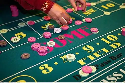 Play'n GO live blackjack table interface on mobile